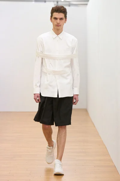 Look 11